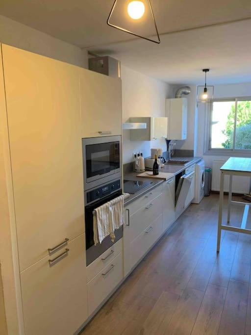 Appartement Le 17 Narbonne Bagian luar foto